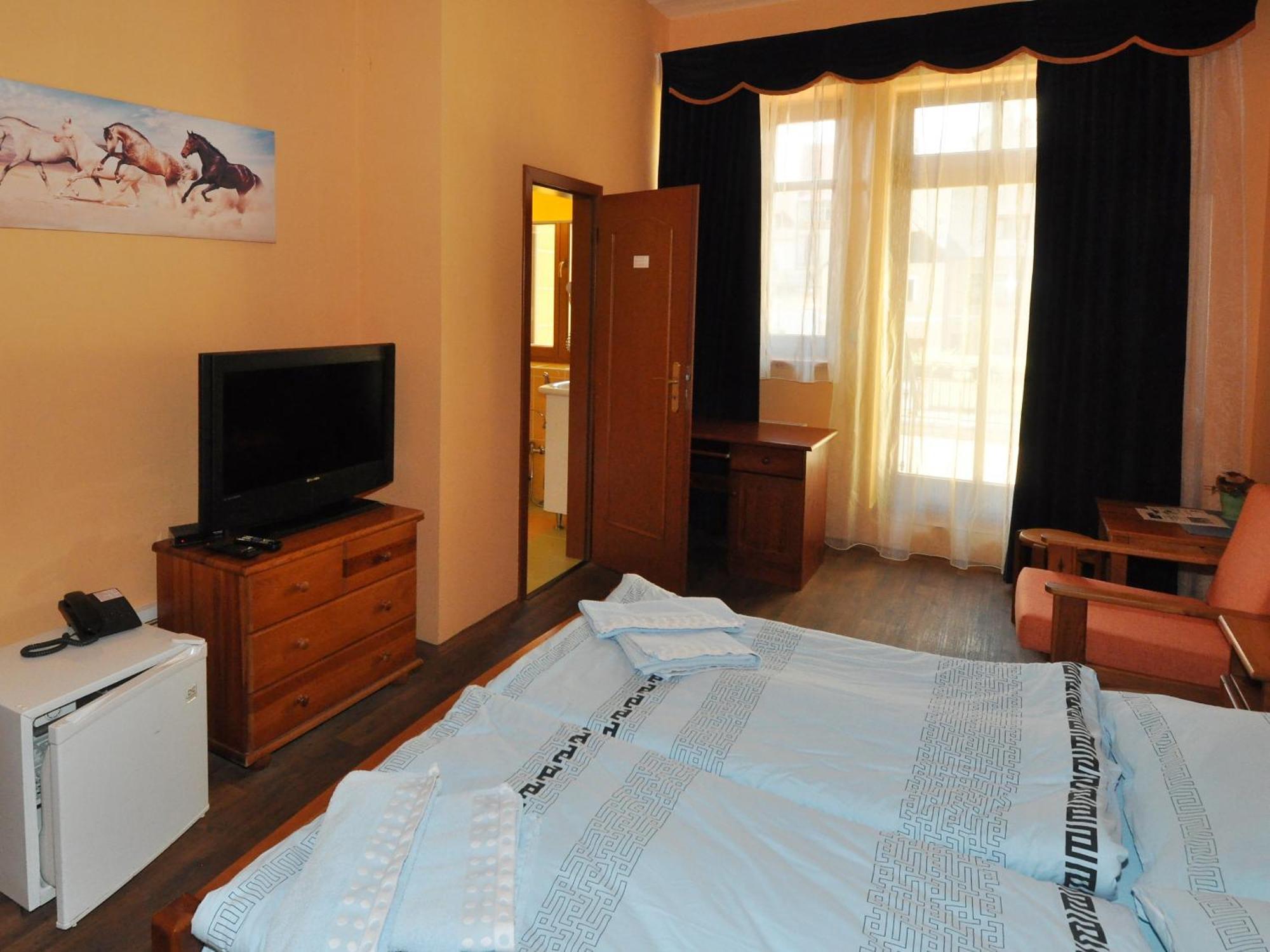 Hotel U Radnice Louny Chambre photo