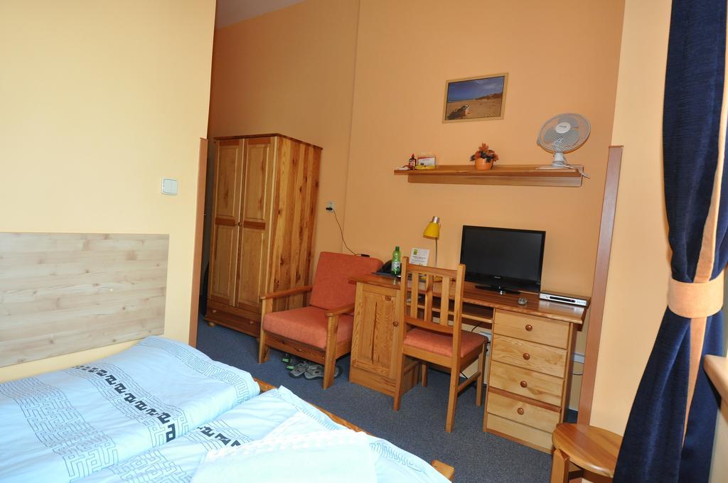 Hotel U Radnice Louny Extérieur photo