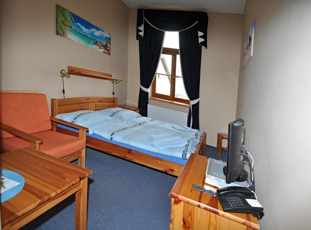Hotel U Radnice Louny Extérieur photo