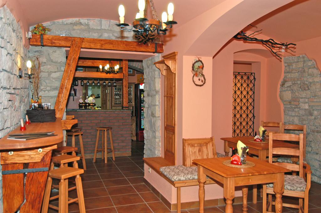 Hotel U Radnice Louny Extérieur photo