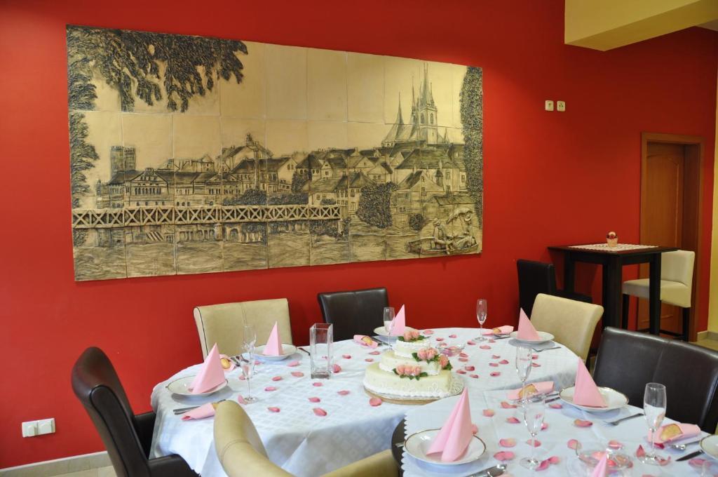 Hotel U Radnice Louny Extérieur photo