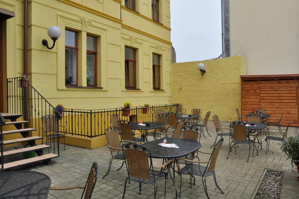 Hotel U Radnice Louny Extérieur photo