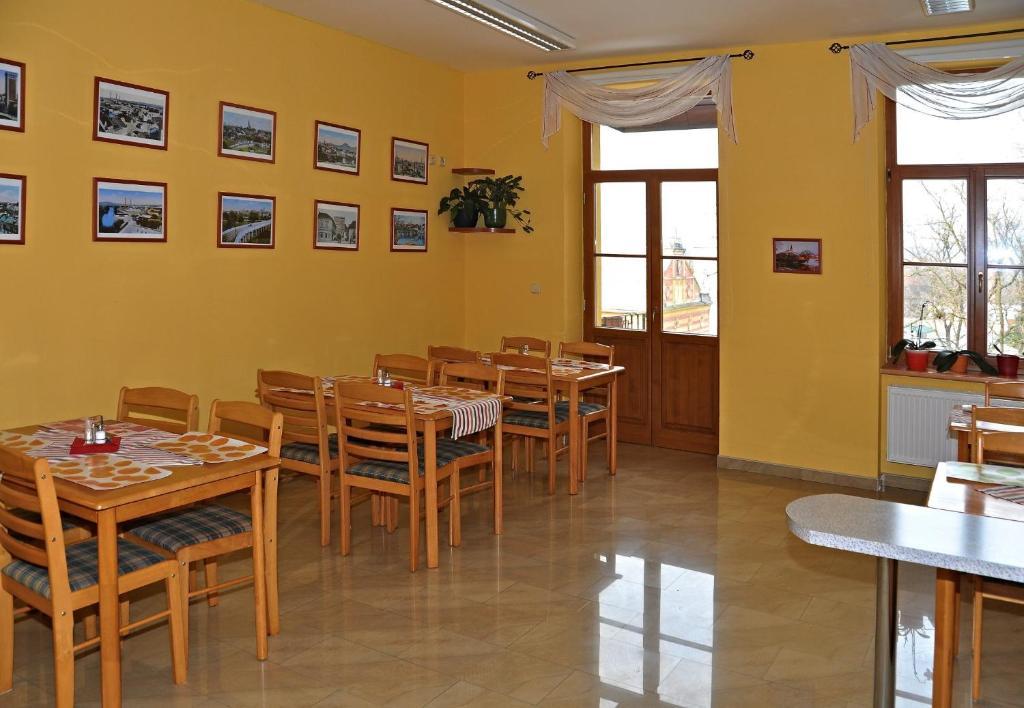 Hotel U Radnice Louny Extérieur photo